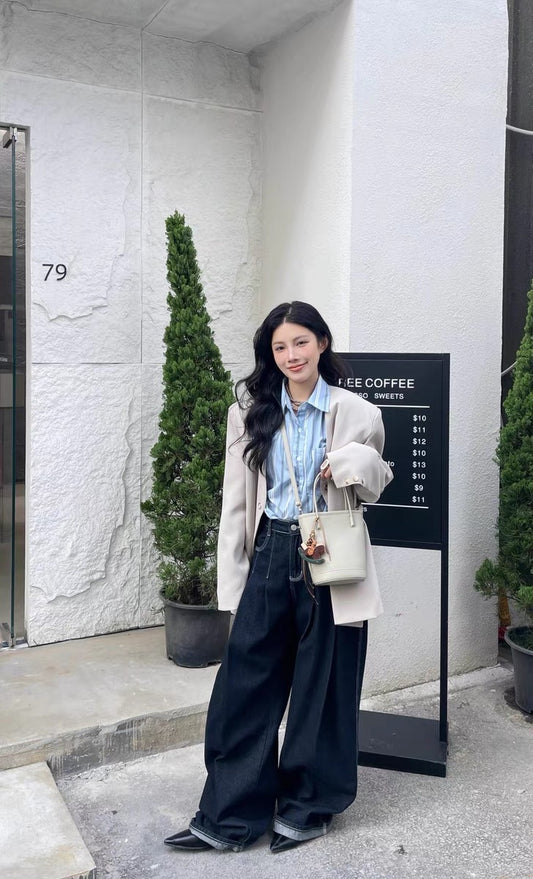 #4006 Structured Leather Bucket Bag