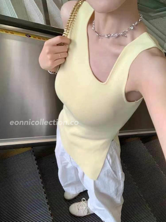 #1019  Irregular Neckline Split Knit Top(3 Colors)