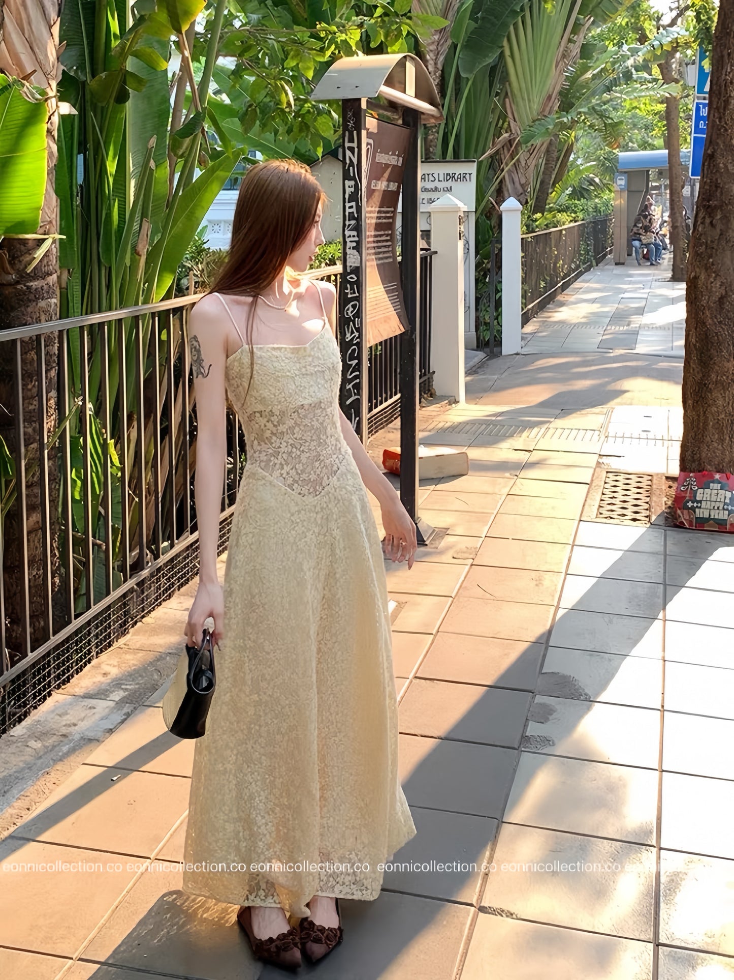 #2120 Exquisite Guipure Lace Banquet Gown