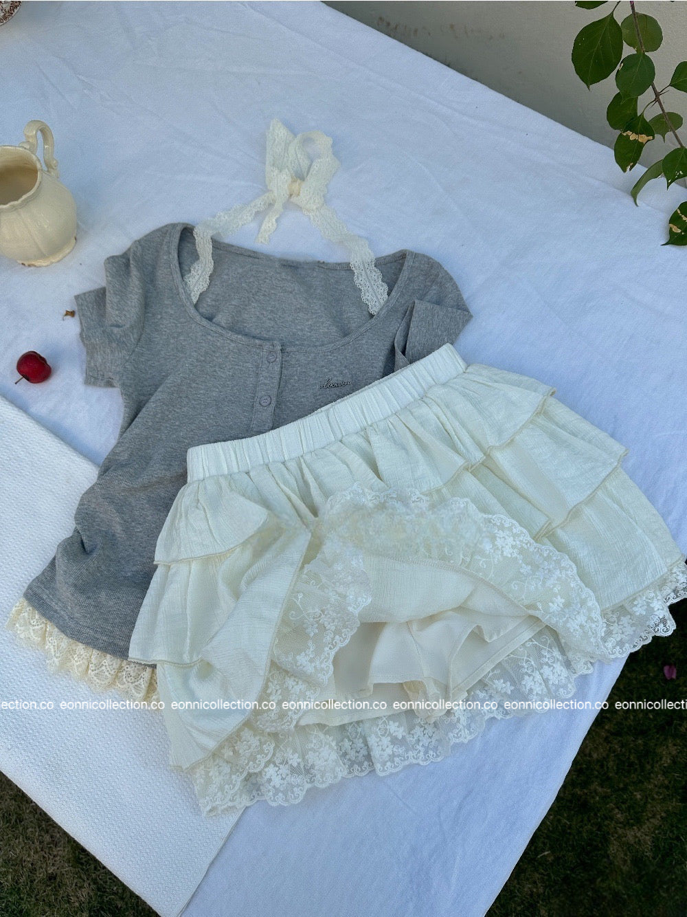 #3018 Lace Paneled A-Line Tiered Skirt with Inner Shorts(2 Colors)