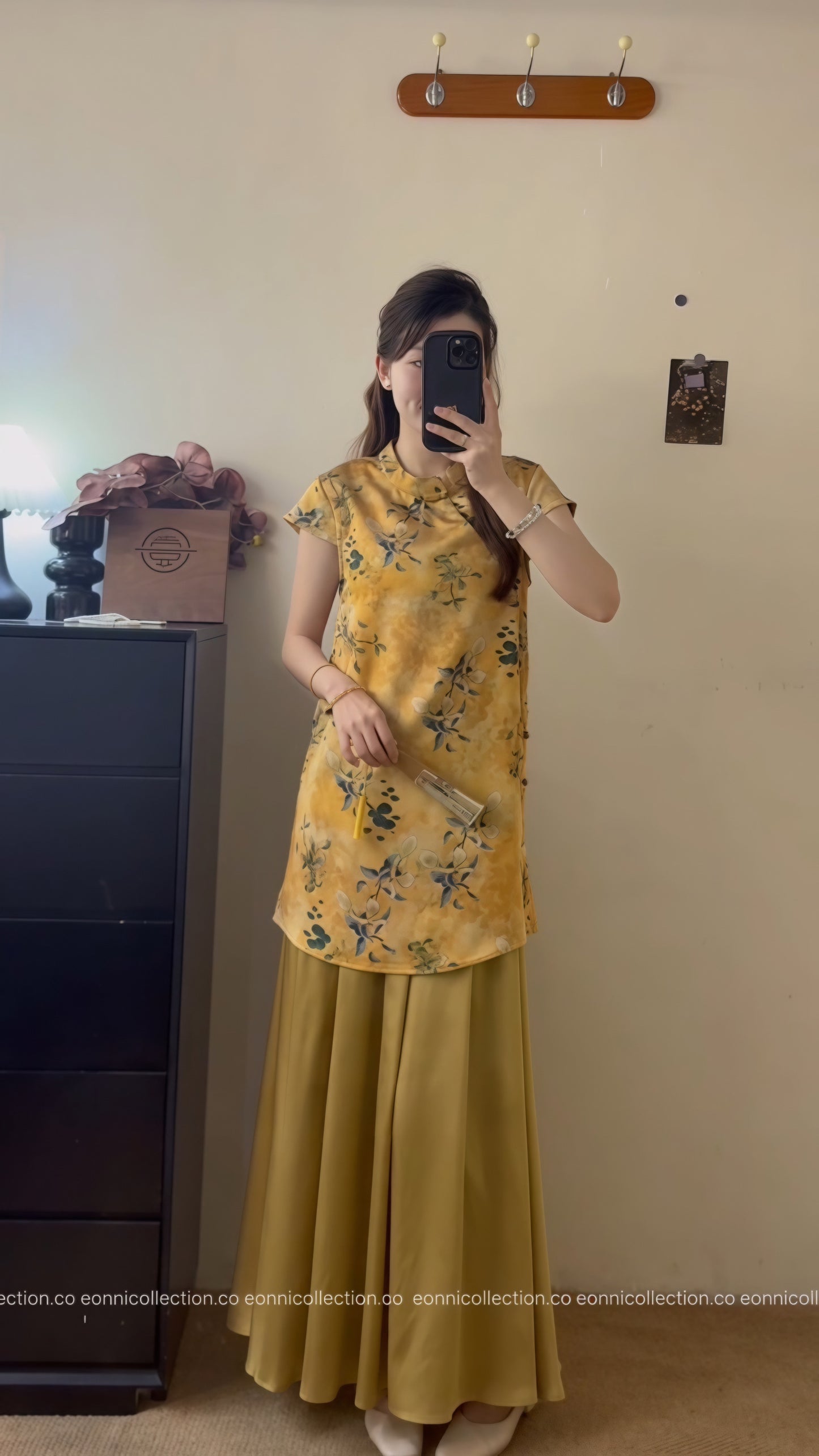 #2121 Whispers of Spring - Golden Peony 鎏金牡丹