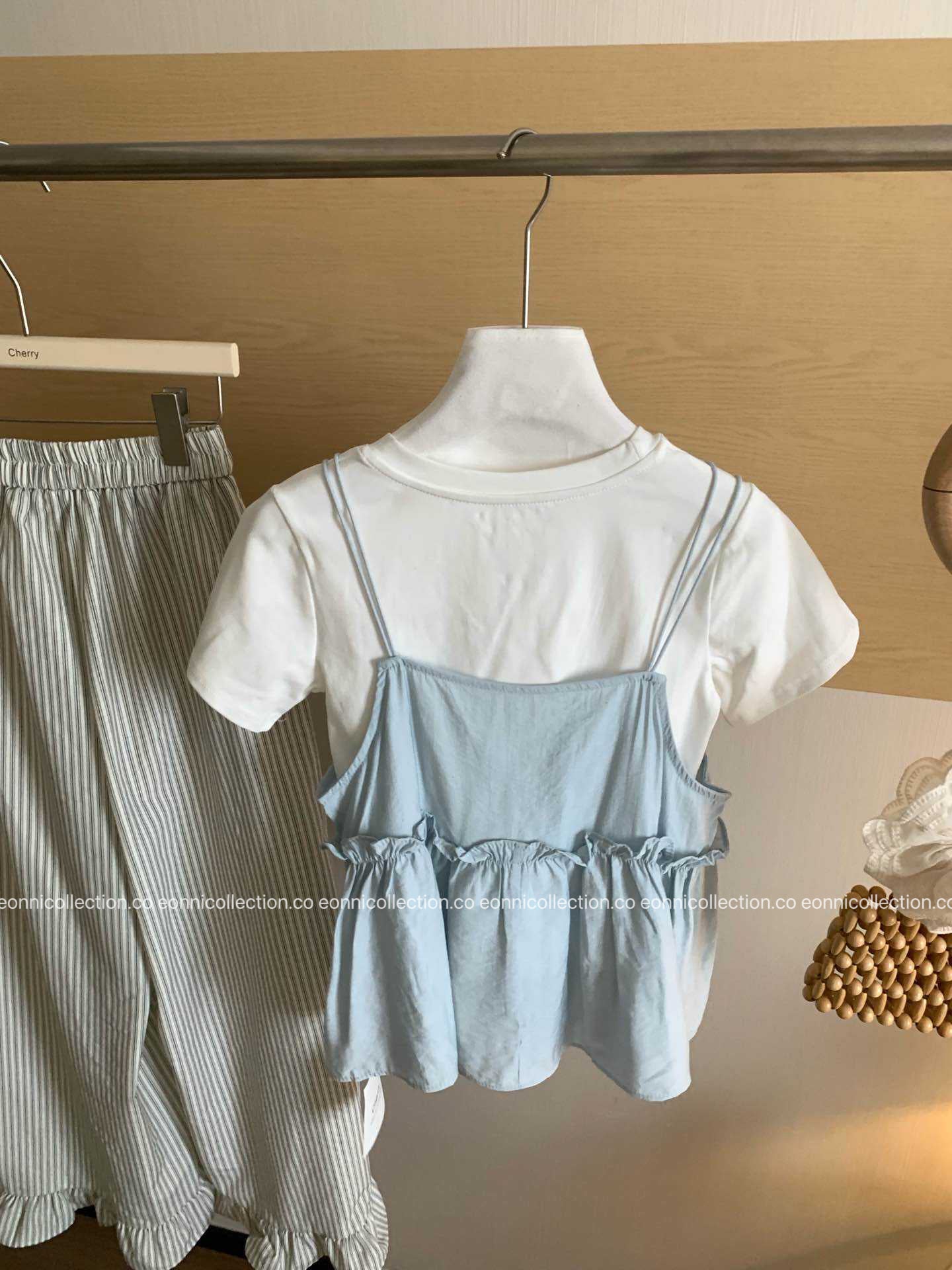 #1052 Korean Minimalist Strappy Top & Layer Set（2 Colors）