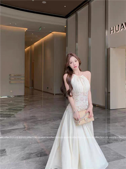#2075 Halter Neck Maxi With Lace Panels & Cut Out Detailing（2 Colors）