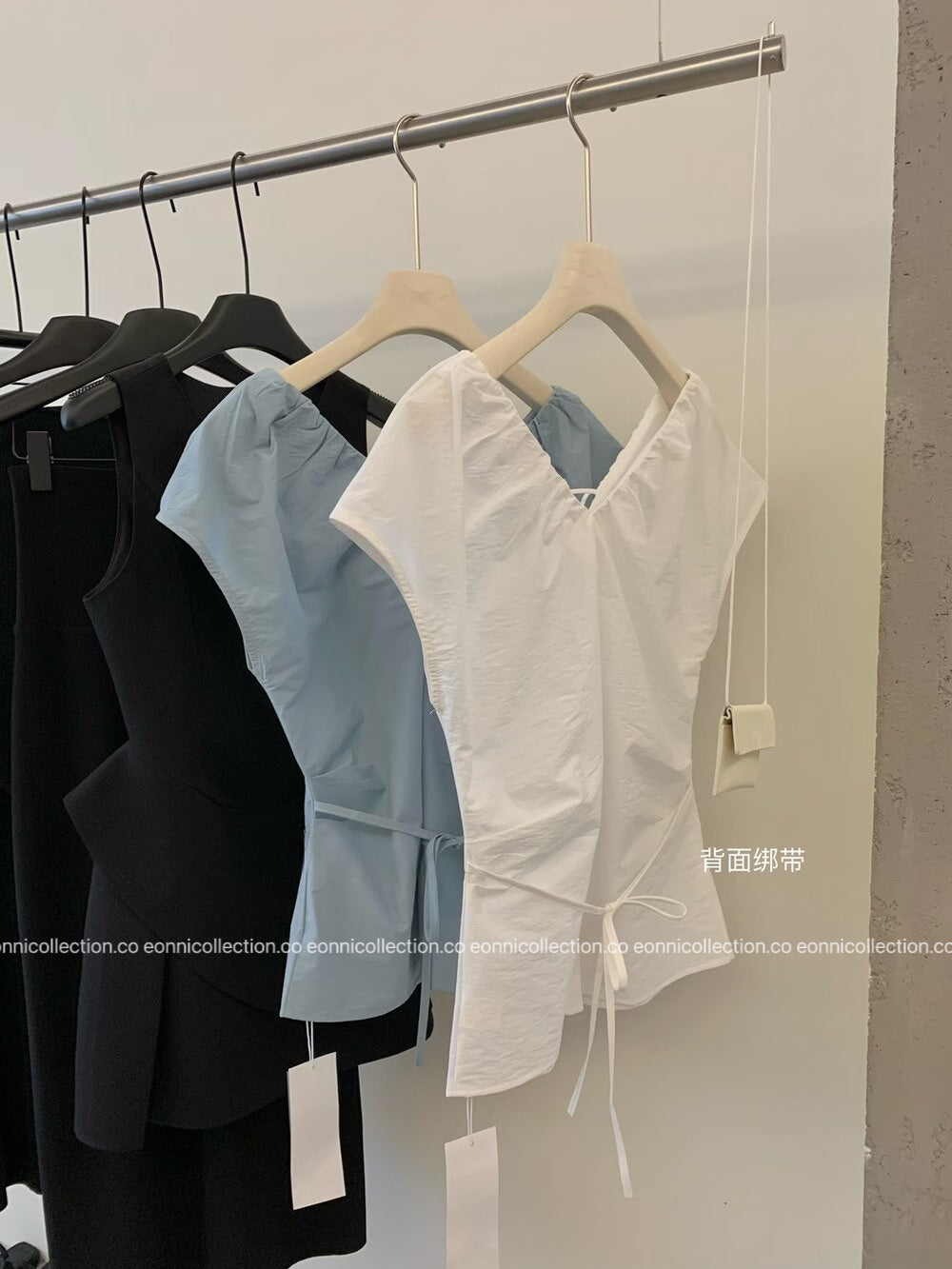 #1079 Crinkled V Neck Blouse Hand Pleated Neckline（4 Colors）