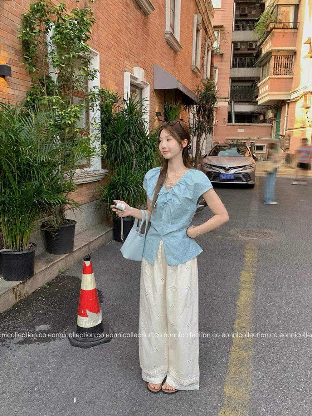 #1079 Crinkled V Neck Blouse Hand Pleated Neckline（4 Colors）