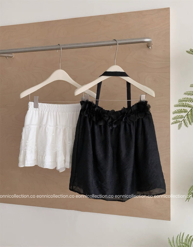 #1097 3D Floral Halter Tube Top – Ethereal Vibe（3 Colors）